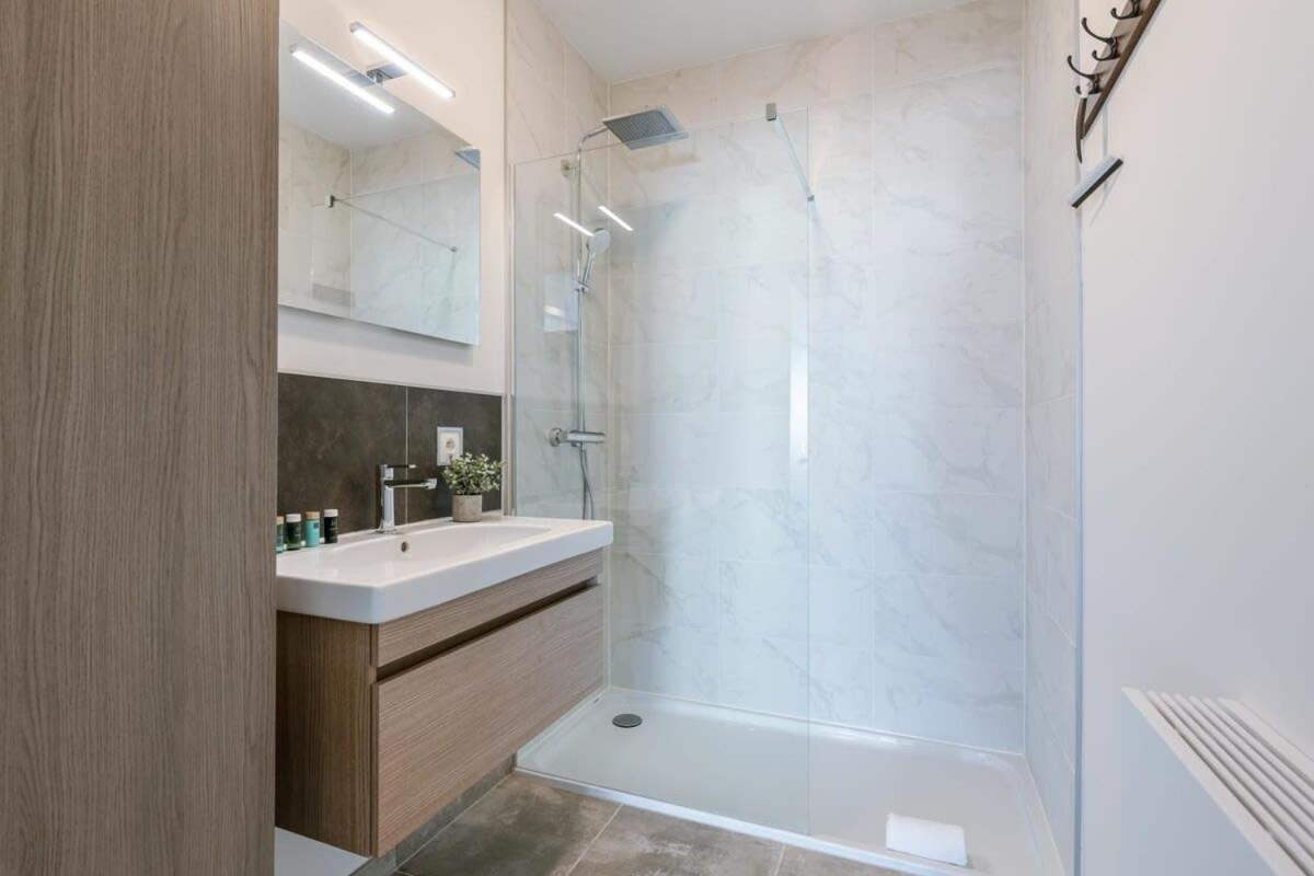 Huswell - Bright Apartment With Seaview Bredene Esterno foto